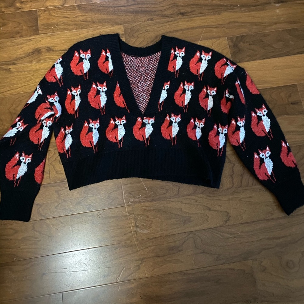 Wild fox sweater